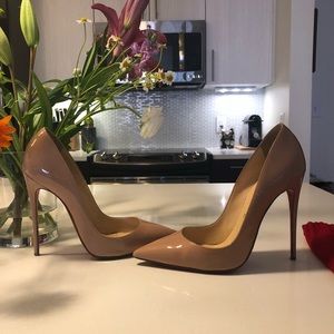 Christian Louboutin So Kate Nude size 38